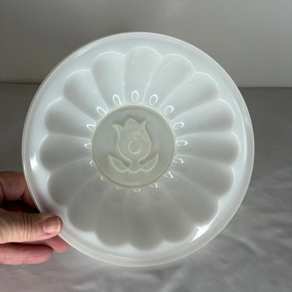 Vintage Tupperware Jel-N-Serve Jello Mold White w/ Tulip Seal 620-8 Missing Lid